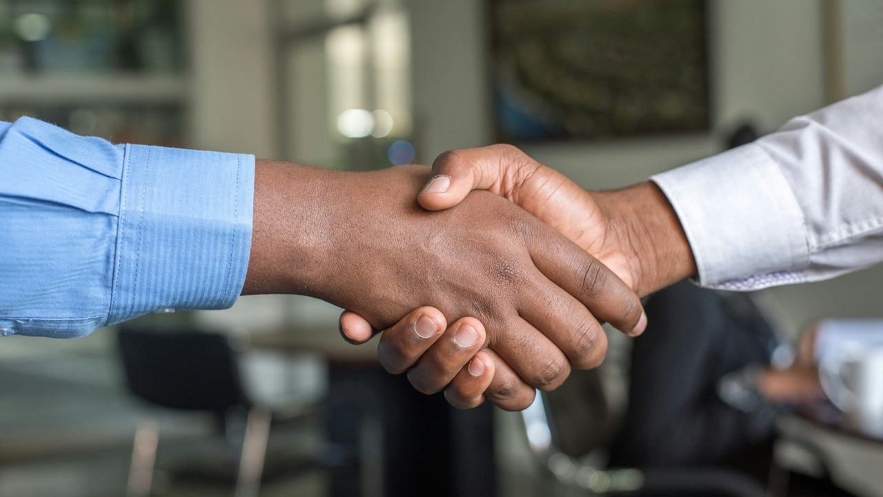 How to Evaluate a Commercial Hardware Supplier Before You Commit to a Project Order